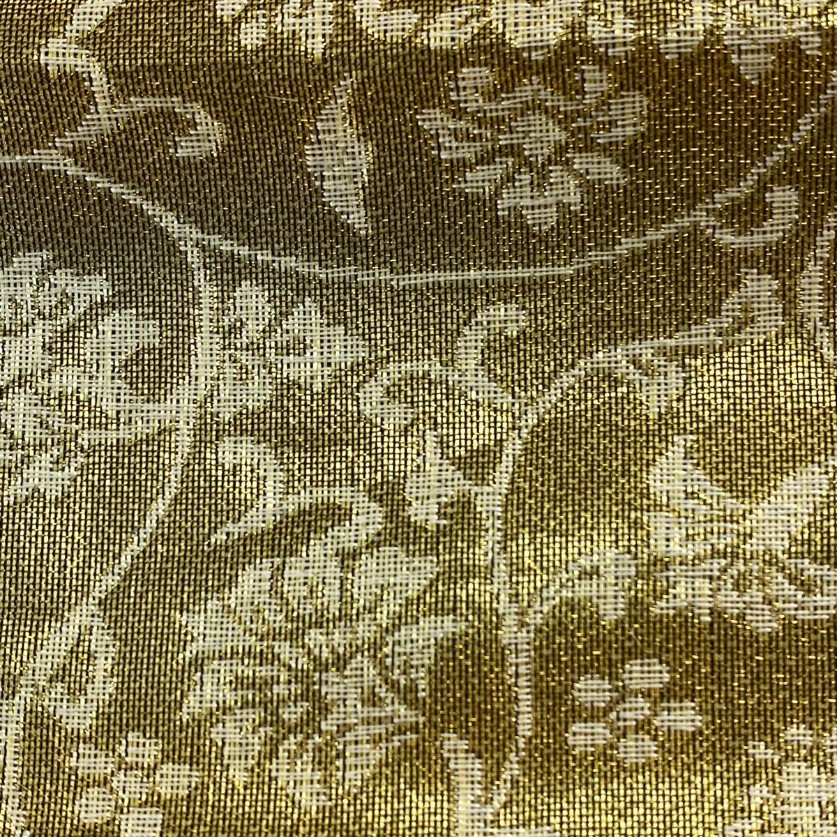 袋帯 正絹 引き箔 上品な花唐草 六通T-3972 袋帯 名品 花唐草 段縞 箔 金色 六通 正絹 【中古】 - メルカリ