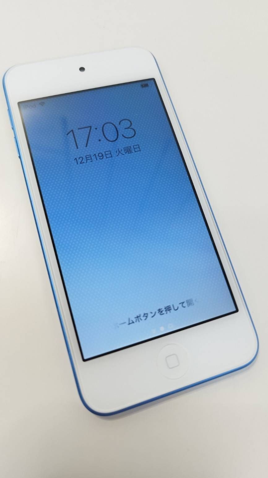 iPod touch 16GB A1574 ナビゲーション：Multi-Touch ディスプレイ 色
