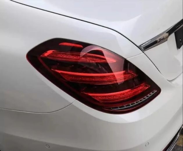 テールランプ 流れるシャルウィンカー