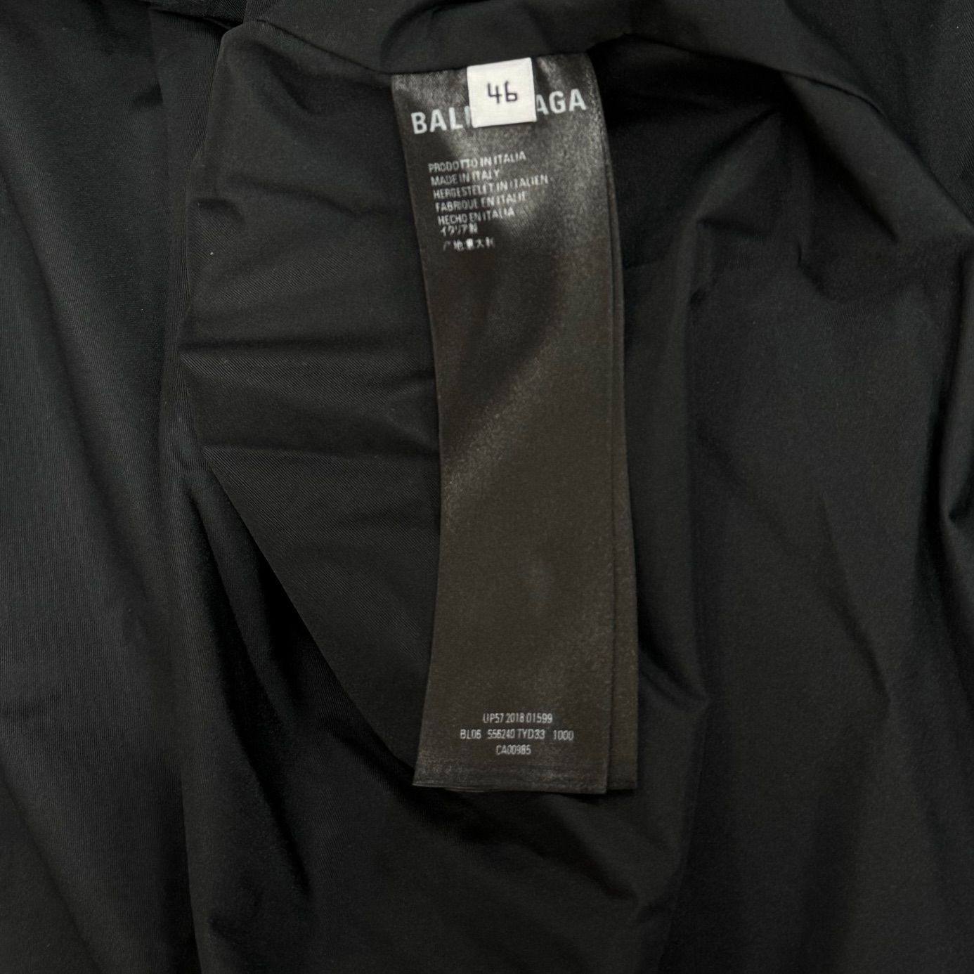 国内正規 BALENCIAGA Cシェイプ ダウンジャケット 556240 TYD33