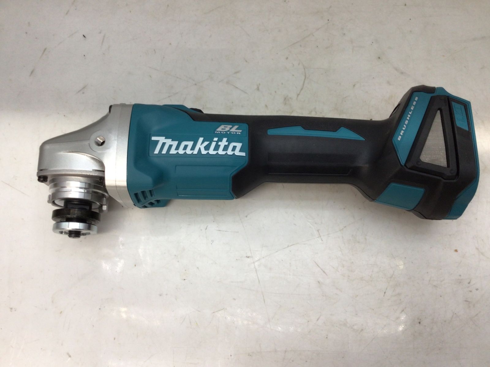 Makita マキタ 100mm18v充電式ディスクグラインダー GA404DZN ITSB0SYRXC4C エコツール知立店 M02
