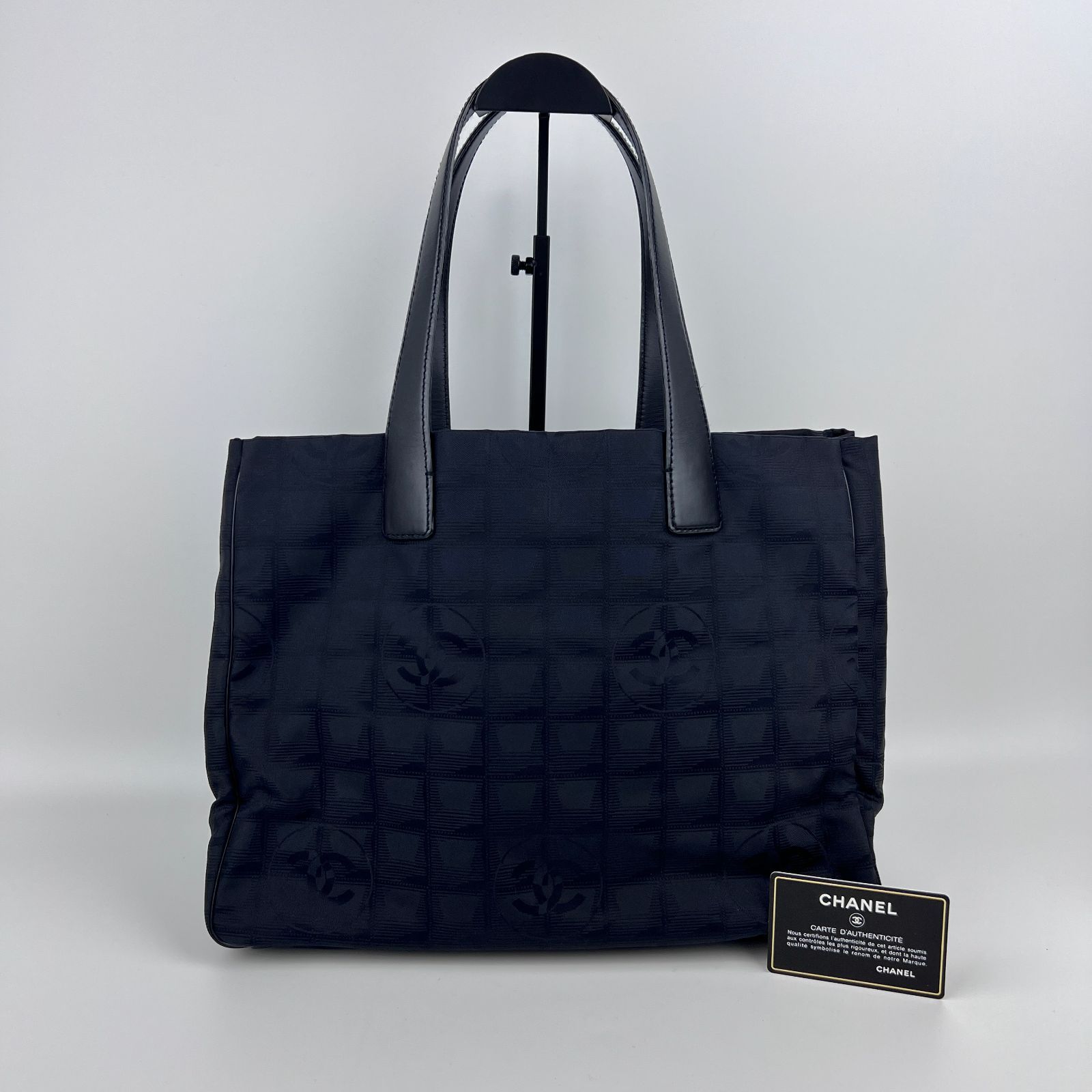 CHANEL トートバッグ ニュートラベルラインMM ココマーク 希少カラー CHANEL トートバッグ ニュートラベルラインMM ココマーク 希少カラー