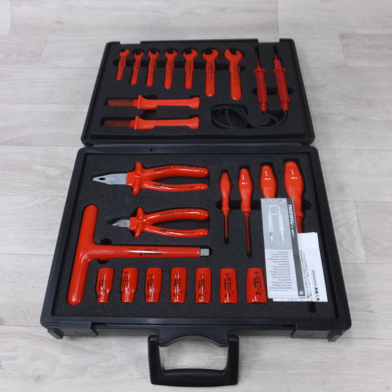 ◆クニペックス KNIPEX 絶縁 工具 セット EA640XA スパナ ペンチ ドライバー など 26個組 ケース付き◆