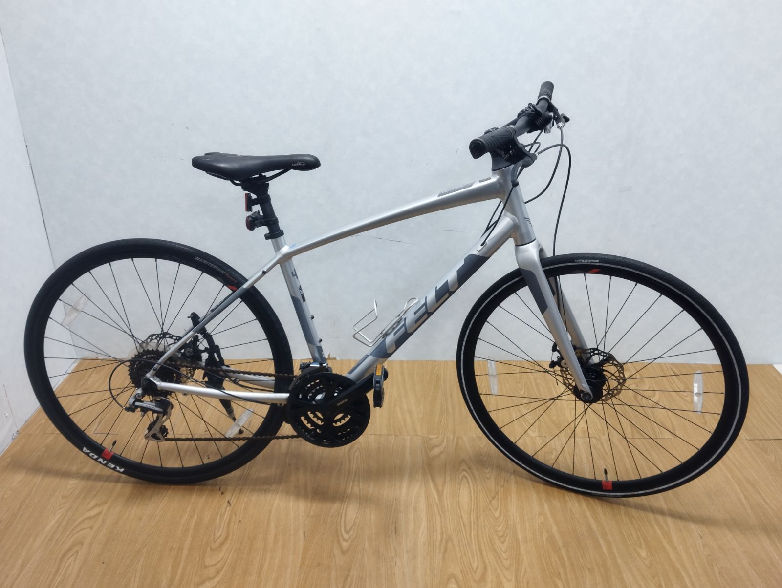 SS 935 FELT クロスバイク VERZA SPEED 40