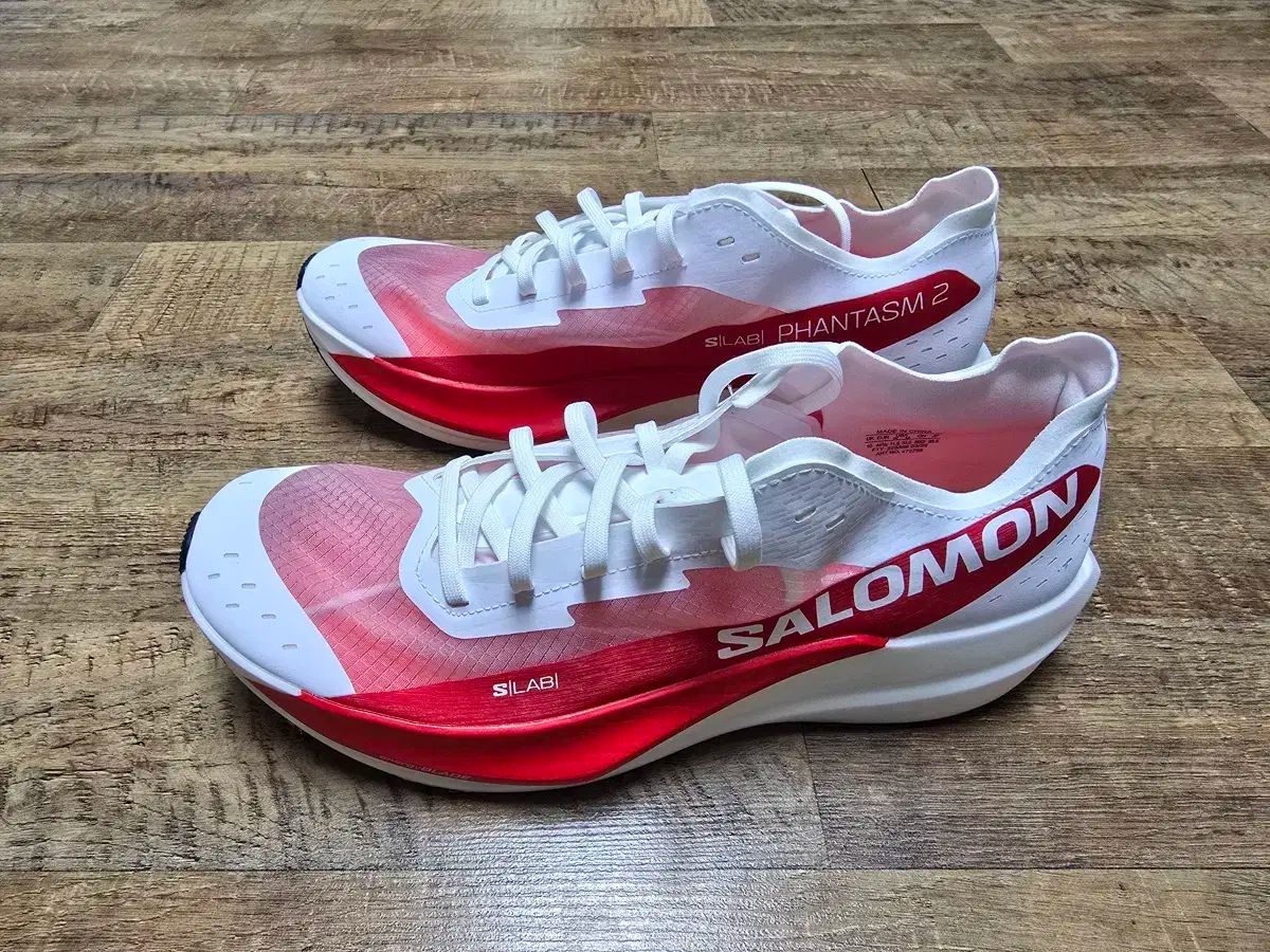 판타즘2 スニーカー