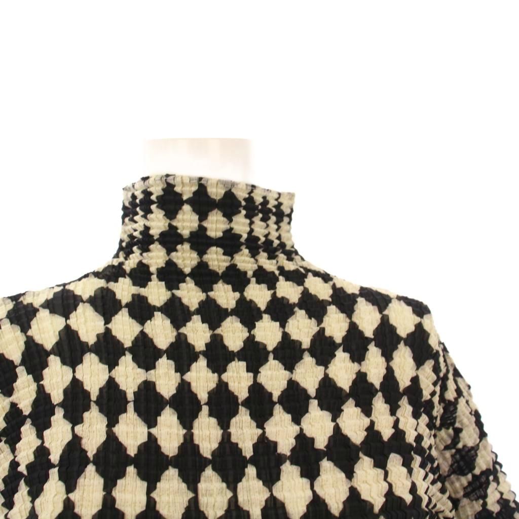 極美品✨ISSEY MIYAKE プリーツ　ベージュ　トップス　長袖　ハイネック イッセイミヤケ ISSEY MIYAKE プリーツ長袖ハイネックカットソー