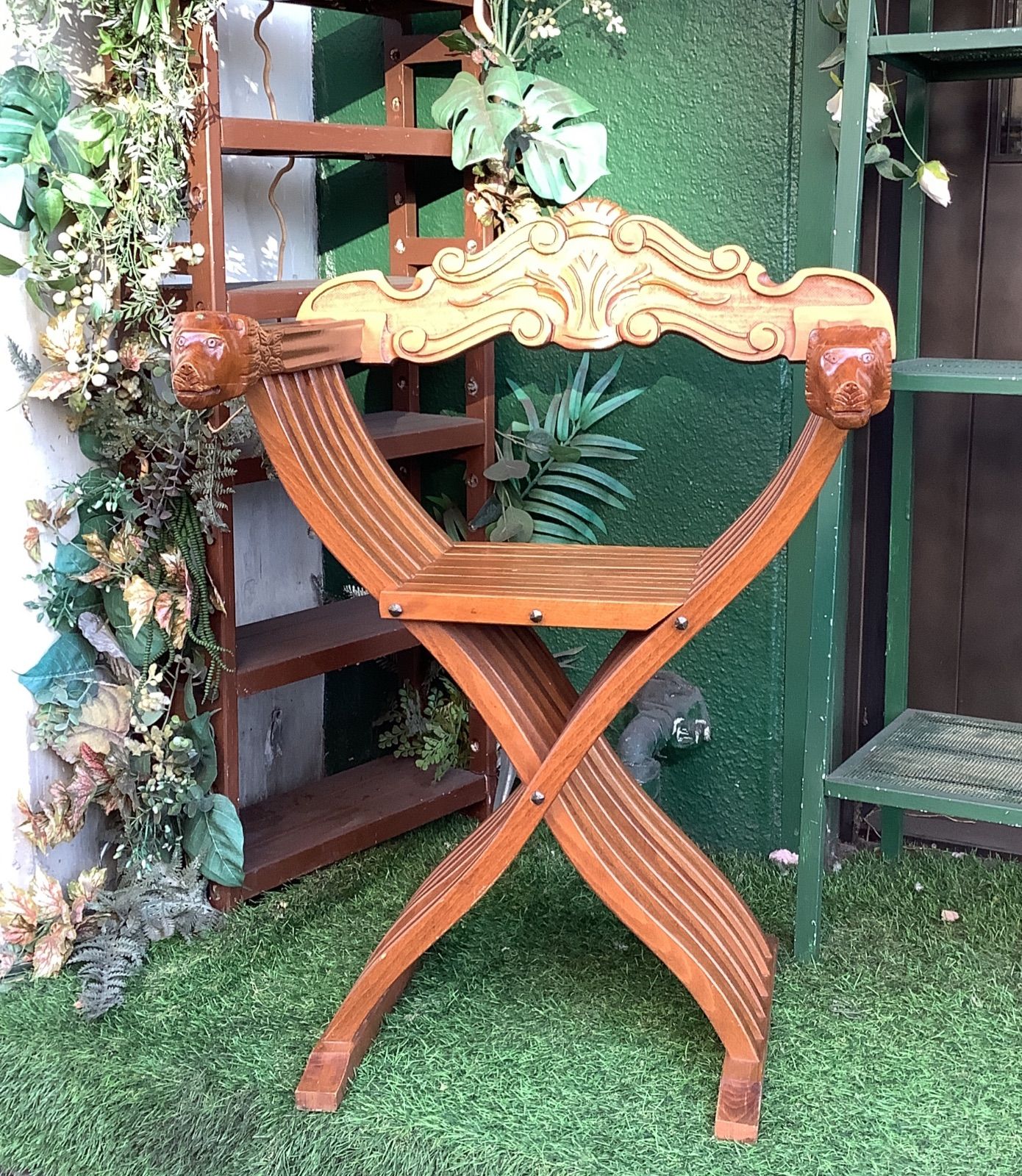 ②サヴォナローラ　チェア　ライオン　イタリア　アンティーク　椅子　折りたたみ 中古 美品 イタリア輸入家具 美しい彫刻が目を引く