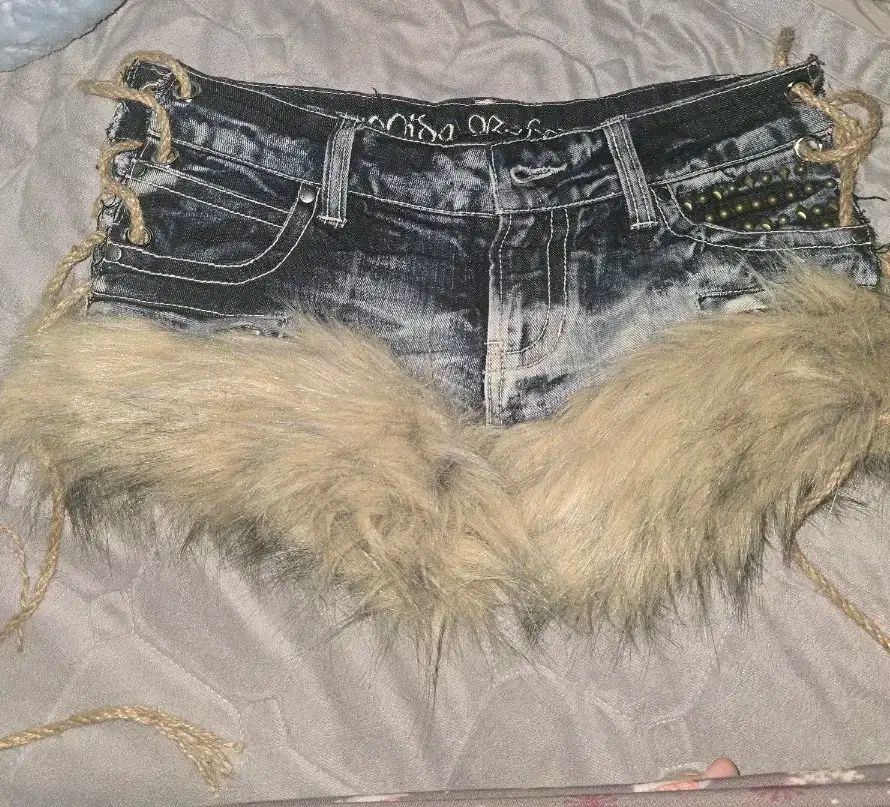 Y2K 日本 ヴィンテージ デニム ショートパンツ ファー トリミング スタイル