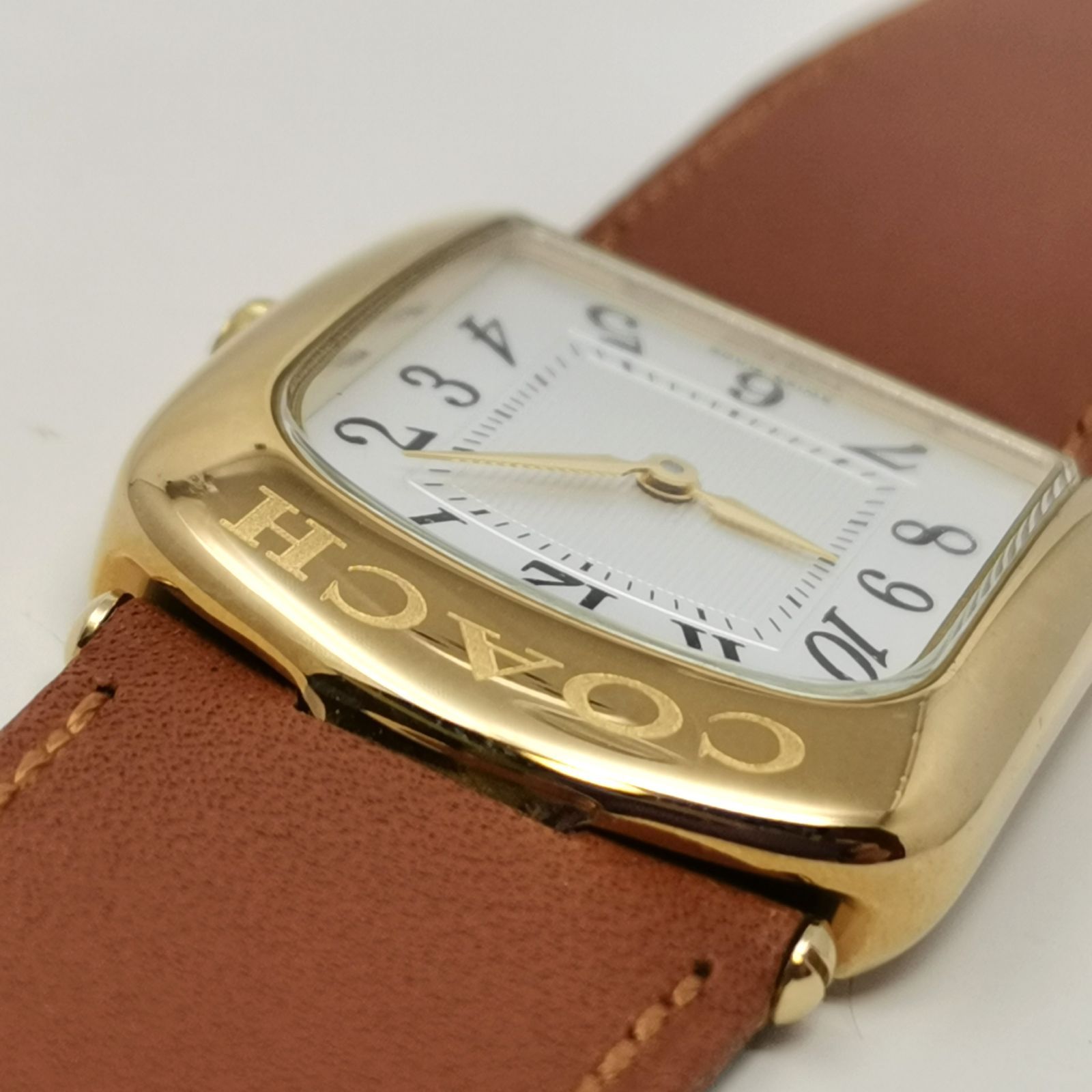 【Anne 】レザー スクエア ウォッチ 上品な腕時計 送料込 アンクライン ANNE KLEIN ANNE KLEIN 腕時計 スクエアロング