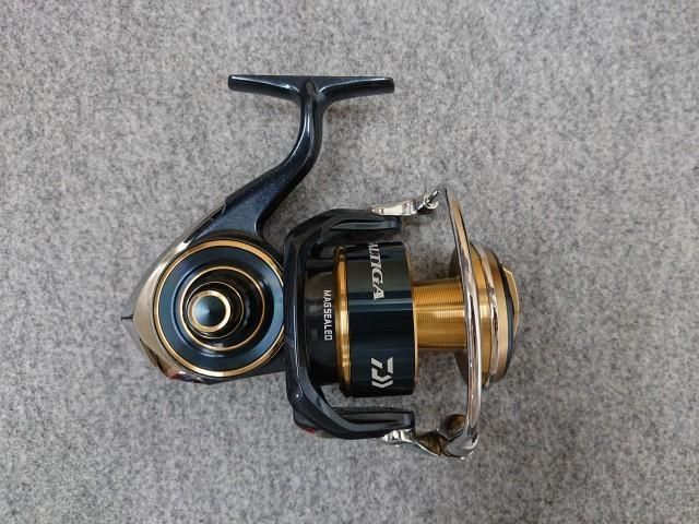 未使用品】 訳あり ダイワ 20ソルティガ 8000-H スピニング