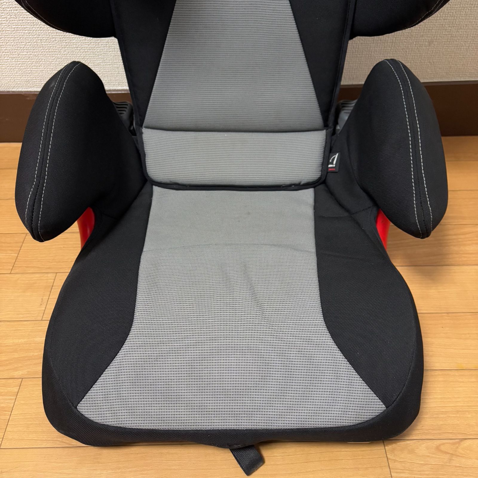 外出・移動用品 Audi ハイバックチャイルドシート ジュニアシート 