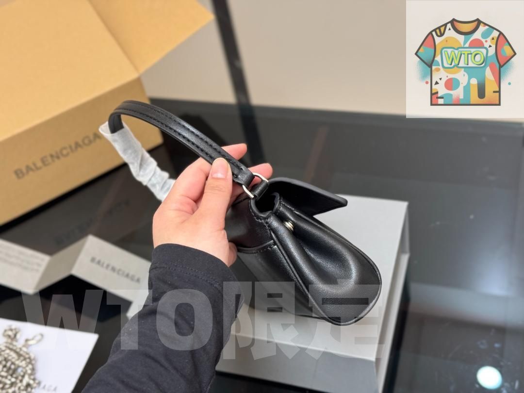 バレンシアガ　BALENCIAGA ハンドバッグ 30428173_61713269_300.jpg