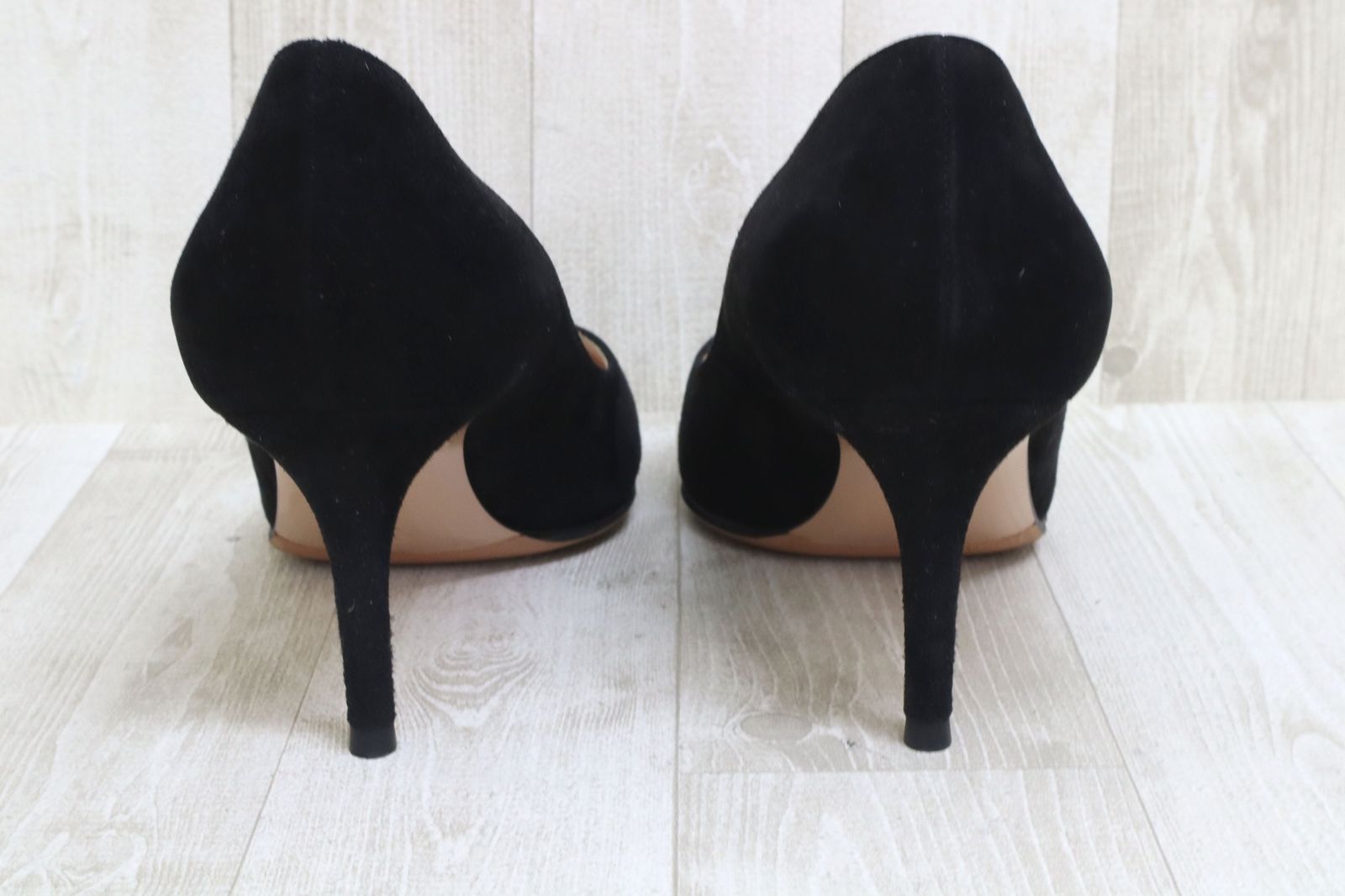 本当にお買い得です！ gianvito rossi ジャンビトロッシ スウェード パンプス 37.5 ブラック 来店をご期待!