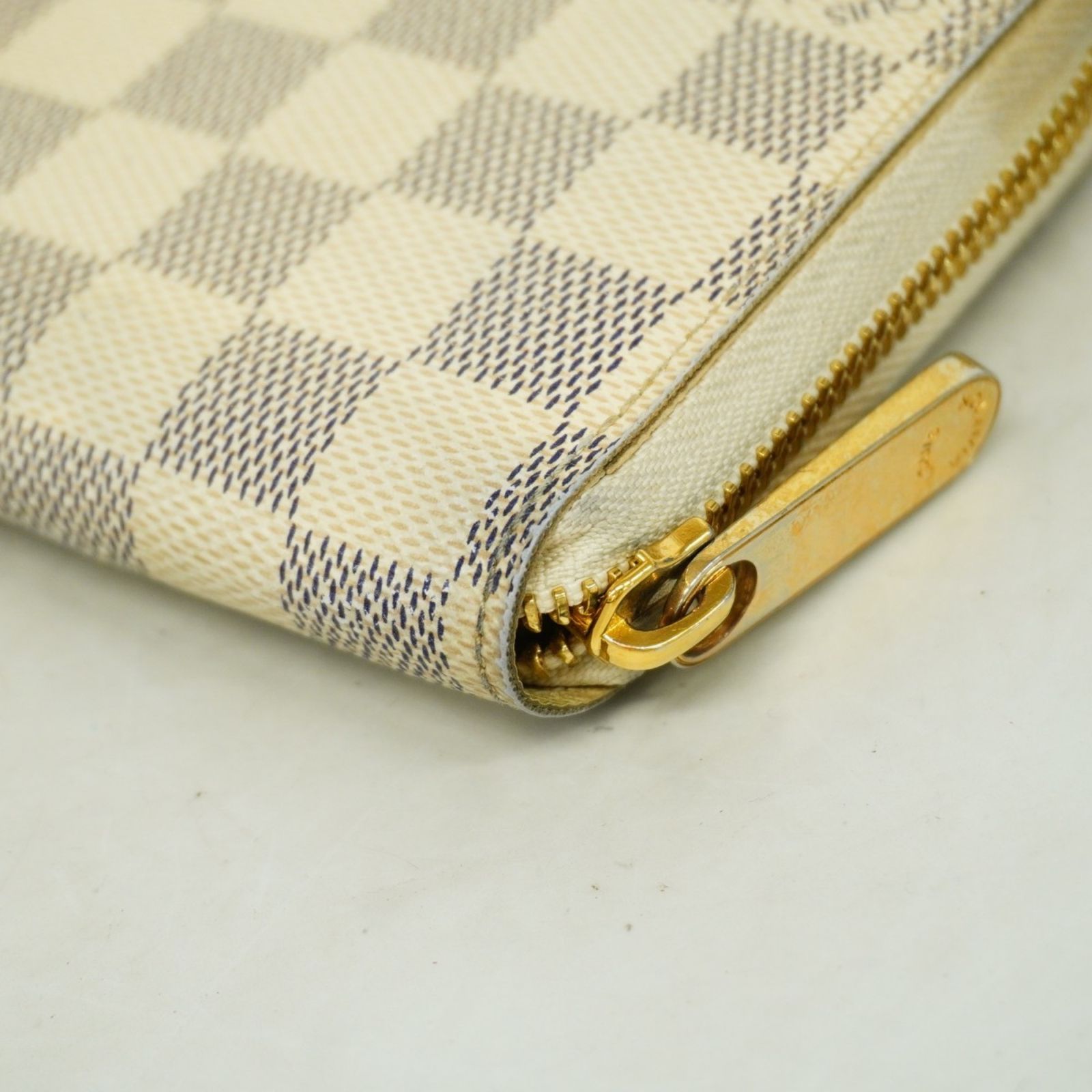 ジッピー・ウォレット_ダミエアズール/PVC/WHT