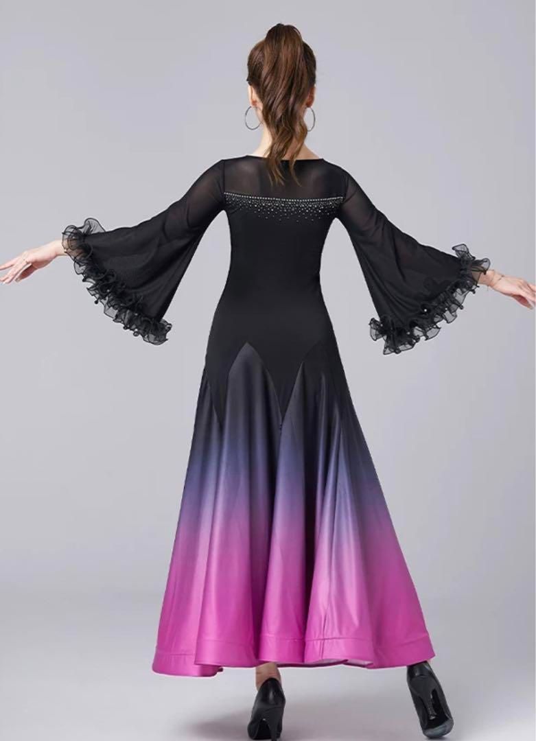 ストーン輝くワンピース