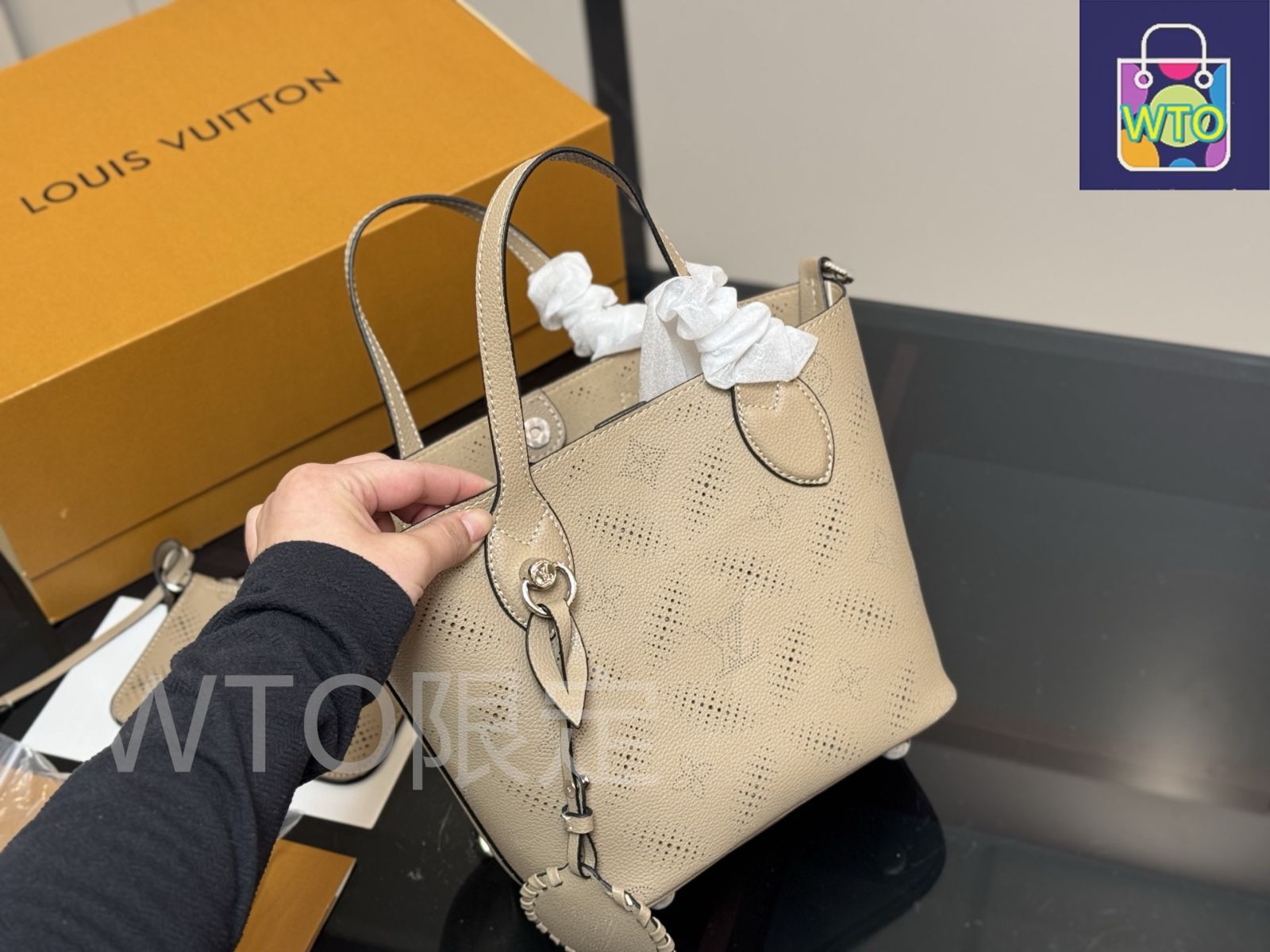 [LOUISQUATORZE]★ムーンムーントレンディ ホボバッグ★送料込 今日特価】Louis Vuitton Moon Goddess Bucket Bag