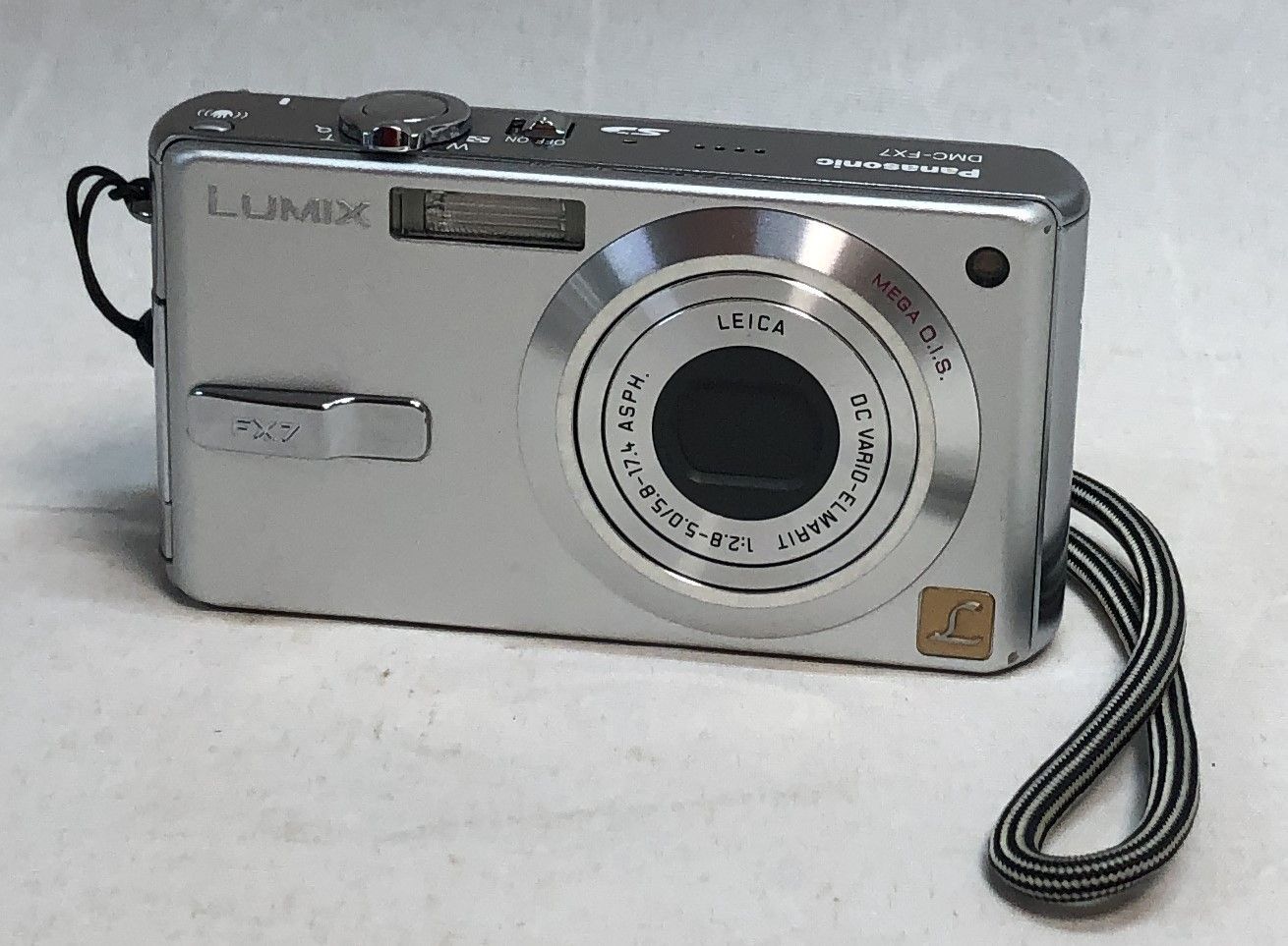 ◇Panasonic パナソニック LUMIX デジタルカメラ DMC-FX7 シルバー