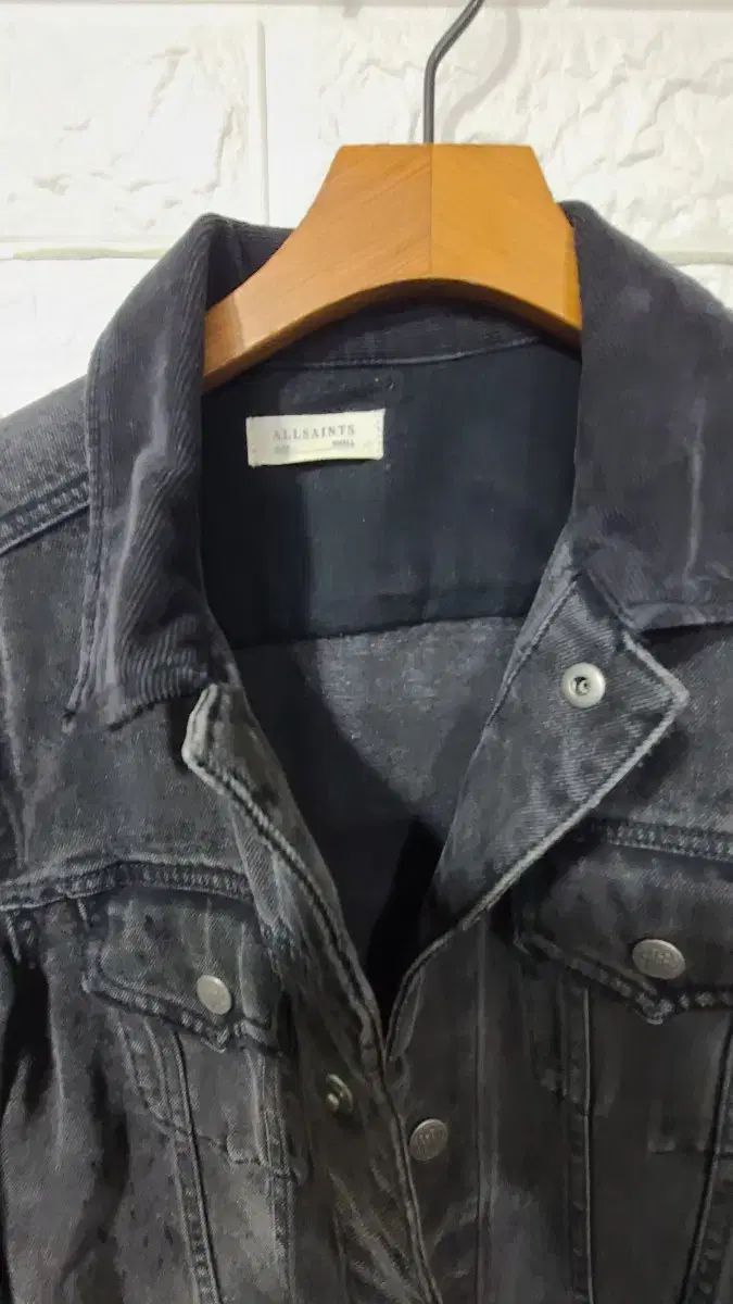 ALLSAINTS(オールセインツ) トラッカー デニムジャケット - メルカリ ALLSAINTS(オールセインツ) トラッカー デニムジャケット - メルカリ
