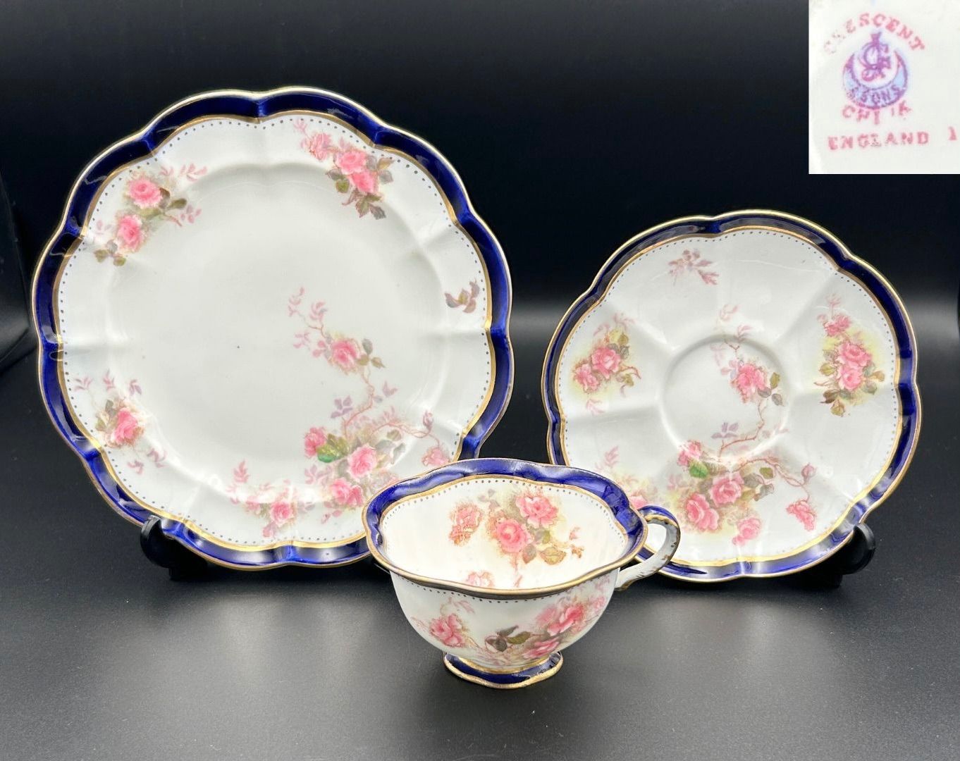 George Jones - Sons ジョージ ジョーンズ トリオ アンティーク 英国製 コバルト金彩 薔薇文 波打つ縁 優美なデザイン 1900年代初期頃 F031