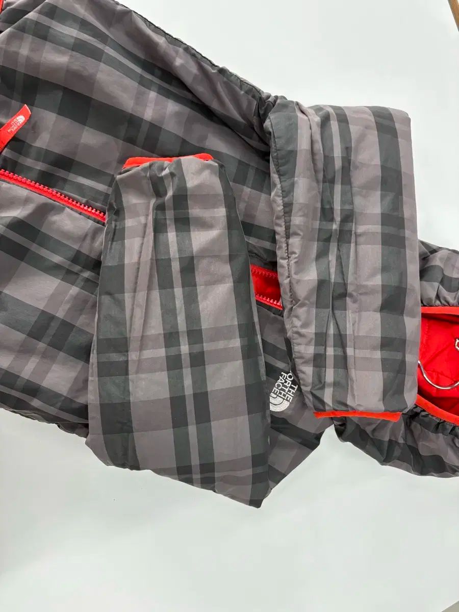ノースフェイス THE NORTH FACE キッズ ダウン リバーシブル THE NORTH FACE(ザノースフェイス) 3T リバーシブル ダウン