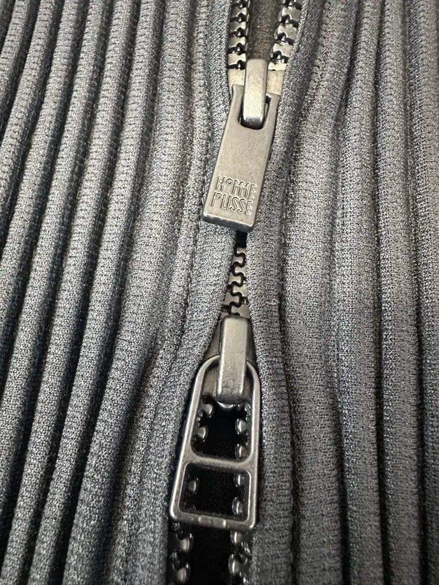 MIYAKE イッセイミヤケ