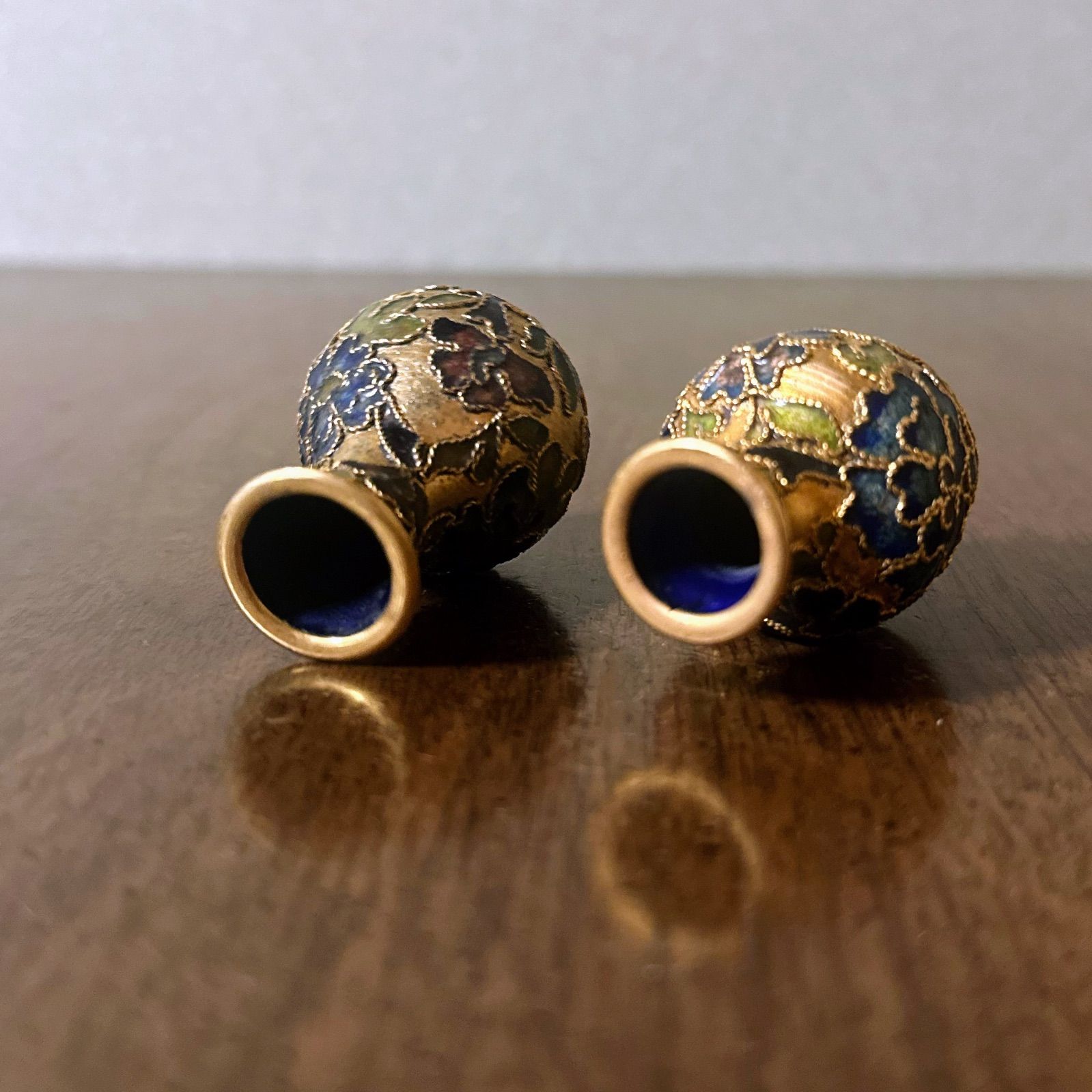 昭和レトロ 中国七宝焼 ミニチュア 花瓶 二つセット - メルカリ