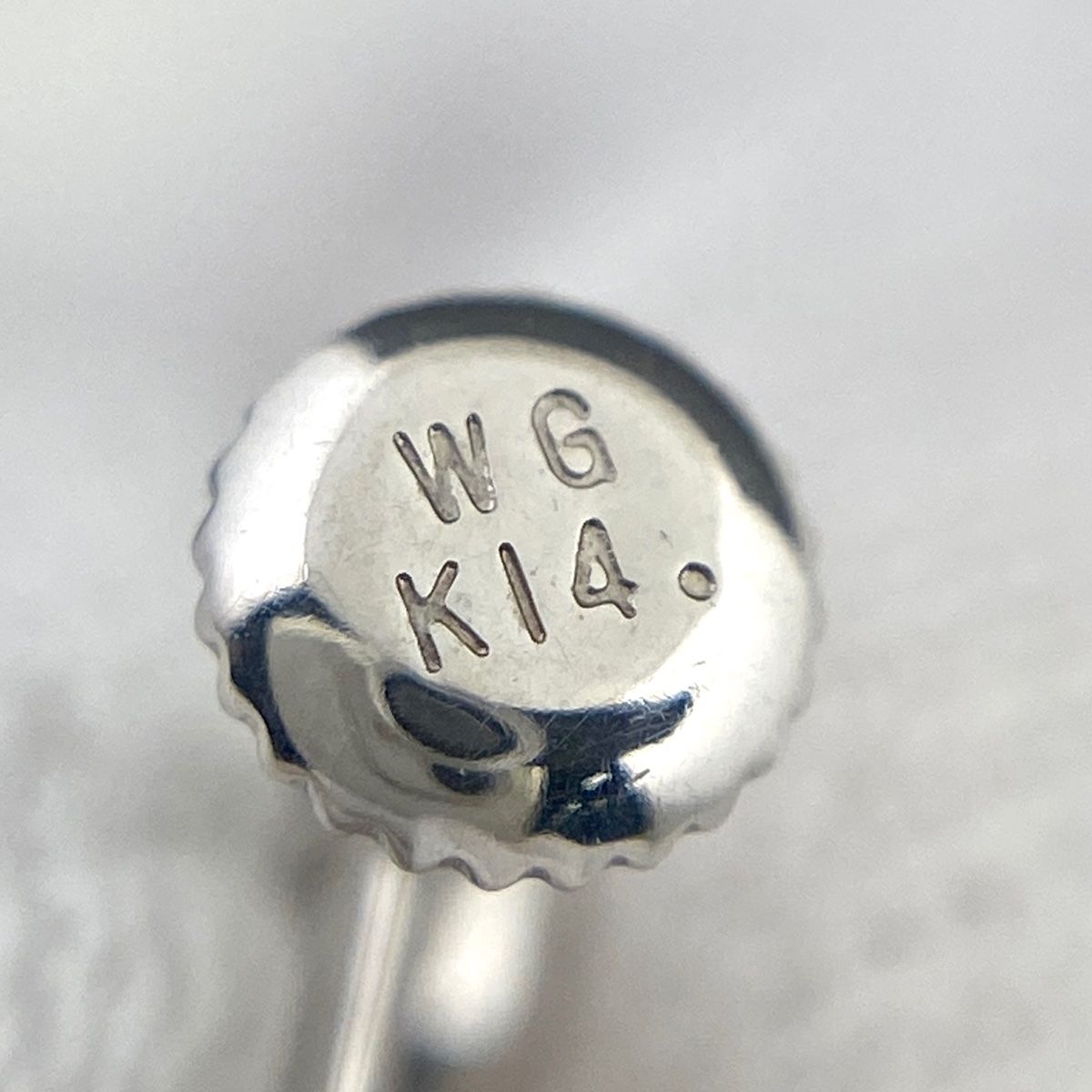 メレダイヤ デザインイヤリング WG ホワイトゴールド イヤリング K14  