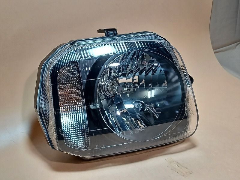車 コーティング済 ジムニー JB23W 右ヘッドランプ・ヘッドライト 