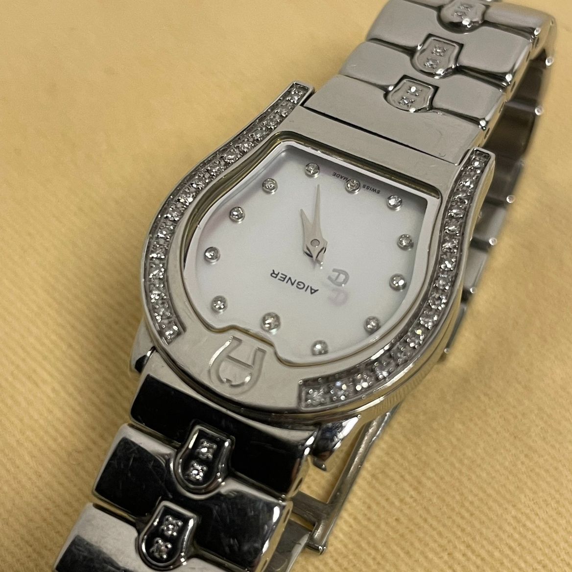 AIGNER 若々し アイグナー Ravenna ラヴェンナ A02200