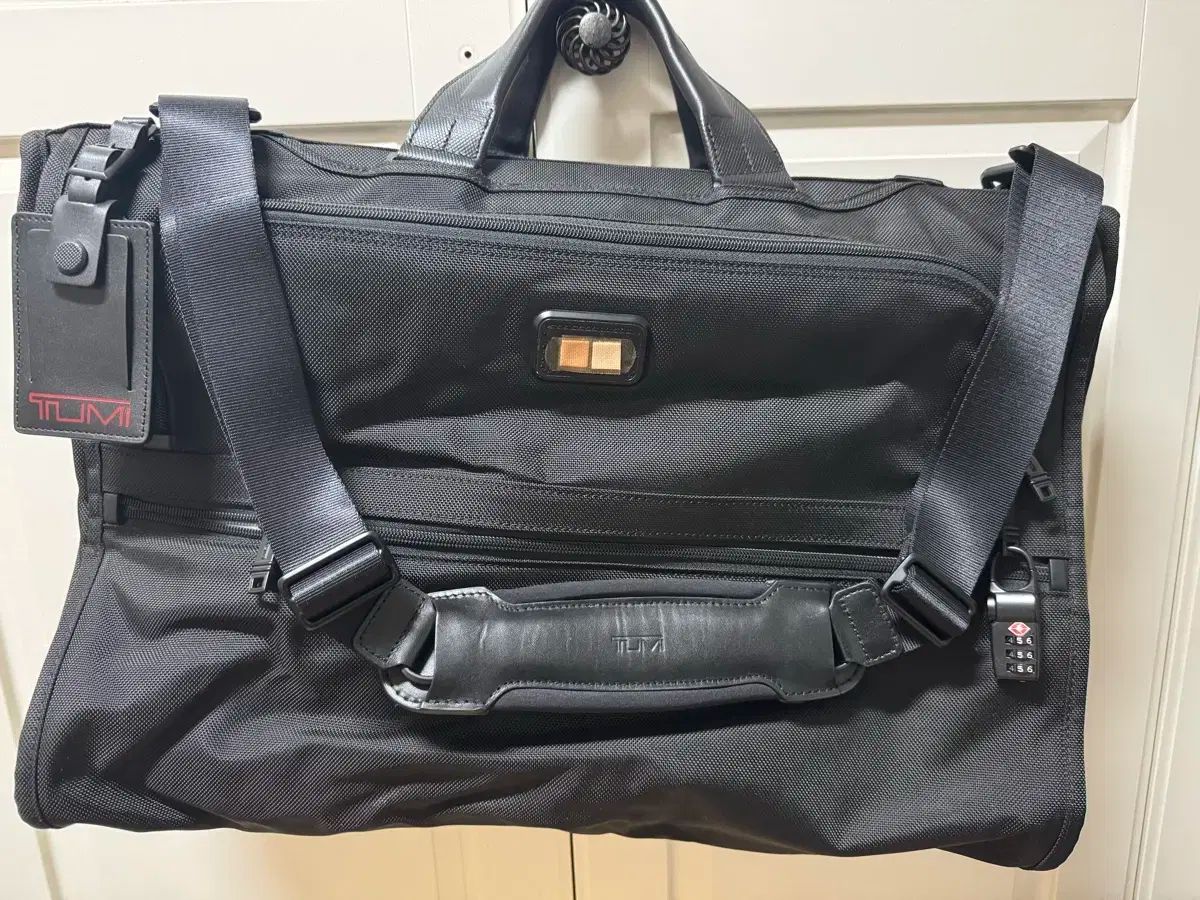 Tumi(トゥミ) スーツケース ガーメントバッグ tumi刻印サービス ⭐極美