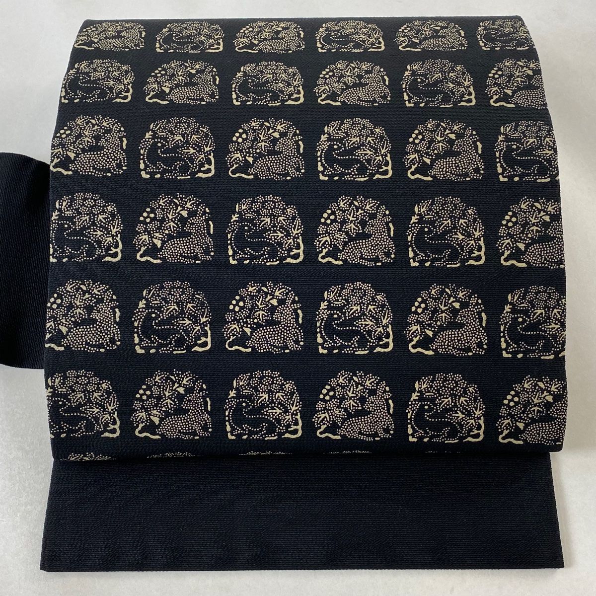 名古屋帯 美品 逸品 花うさぎ 黒 正絹 【中古】 - メルカリ