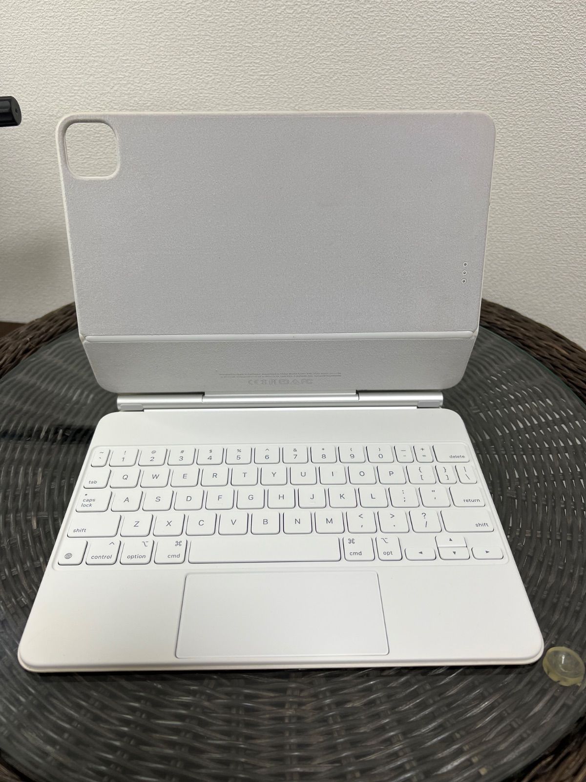 (極美品) iPad Magic Keyboard A2261 ホワイト ✨極美品✨Magic Keyboard 11インチ A2261 ホワイト - メルカリ
