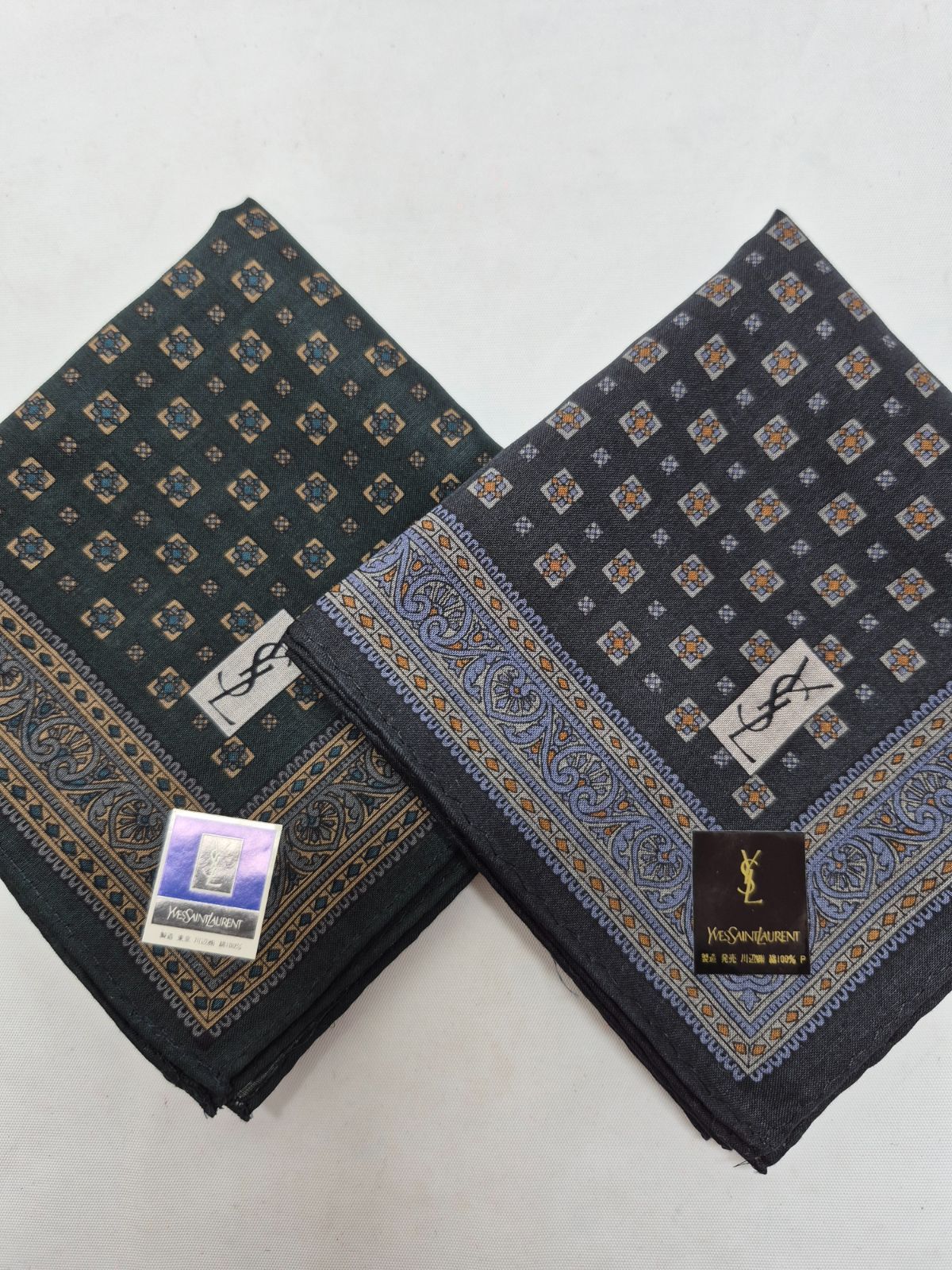 YVES SAINT LAURENT タオルハンカチ 2枚セット Yves Saint Laurent Beaute - YSL ハンカチタオル セットの通販