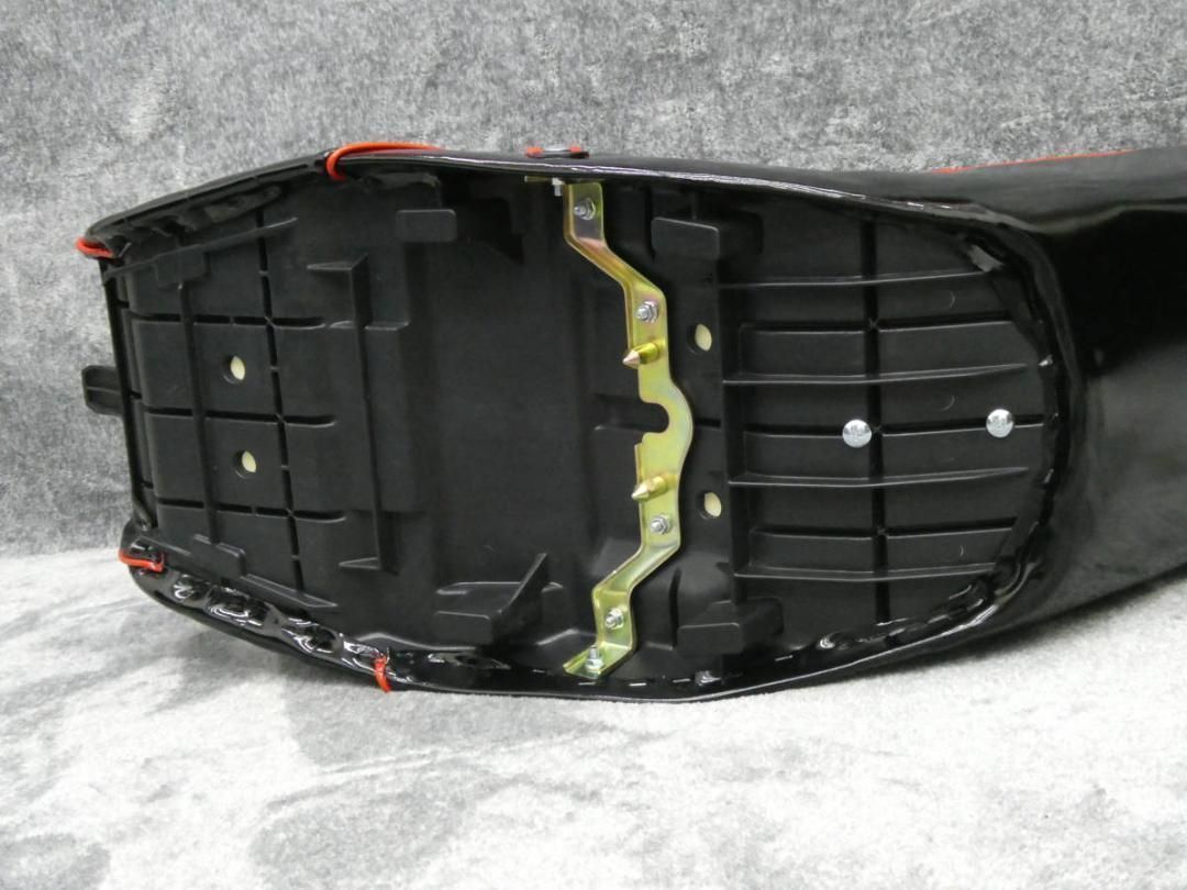 ZRX400 黒赤エナ 60cm 三段シート/ブラック 補強入り