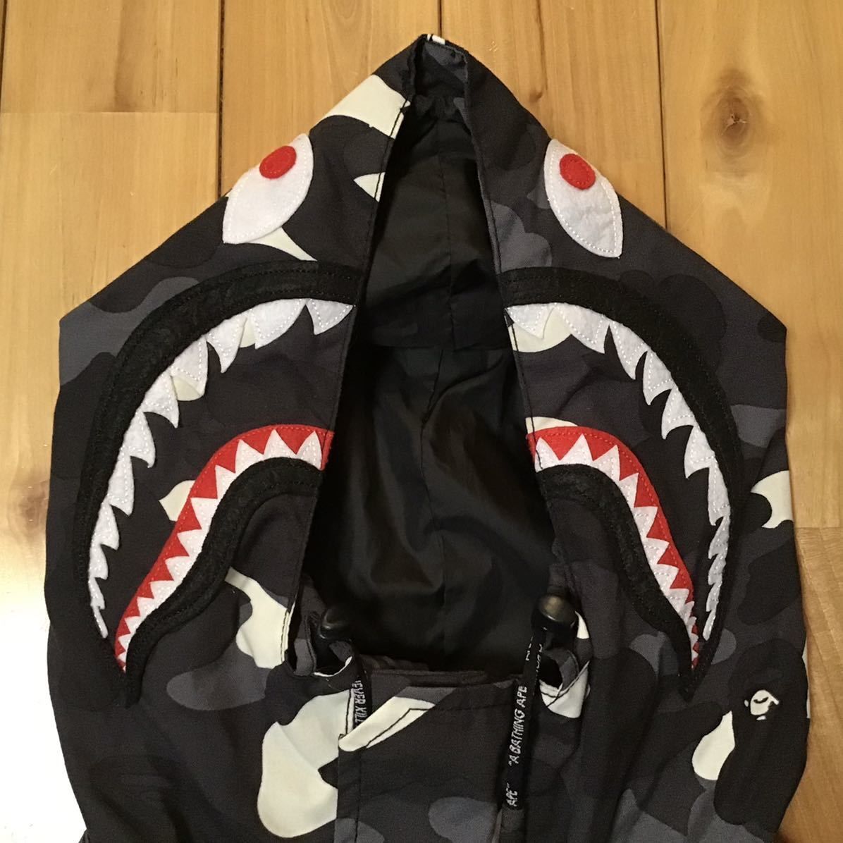 蓄光 シャークパーカー スノボジャケット BAPE 000000007009 - メルカリ