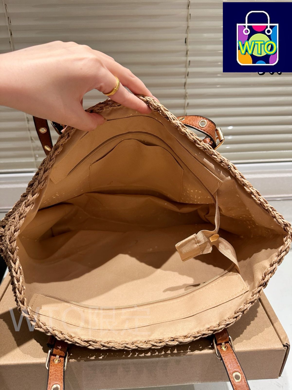 今日特価】Prada Raffia Shopping Bag 35cm / プラダ ラフィア
