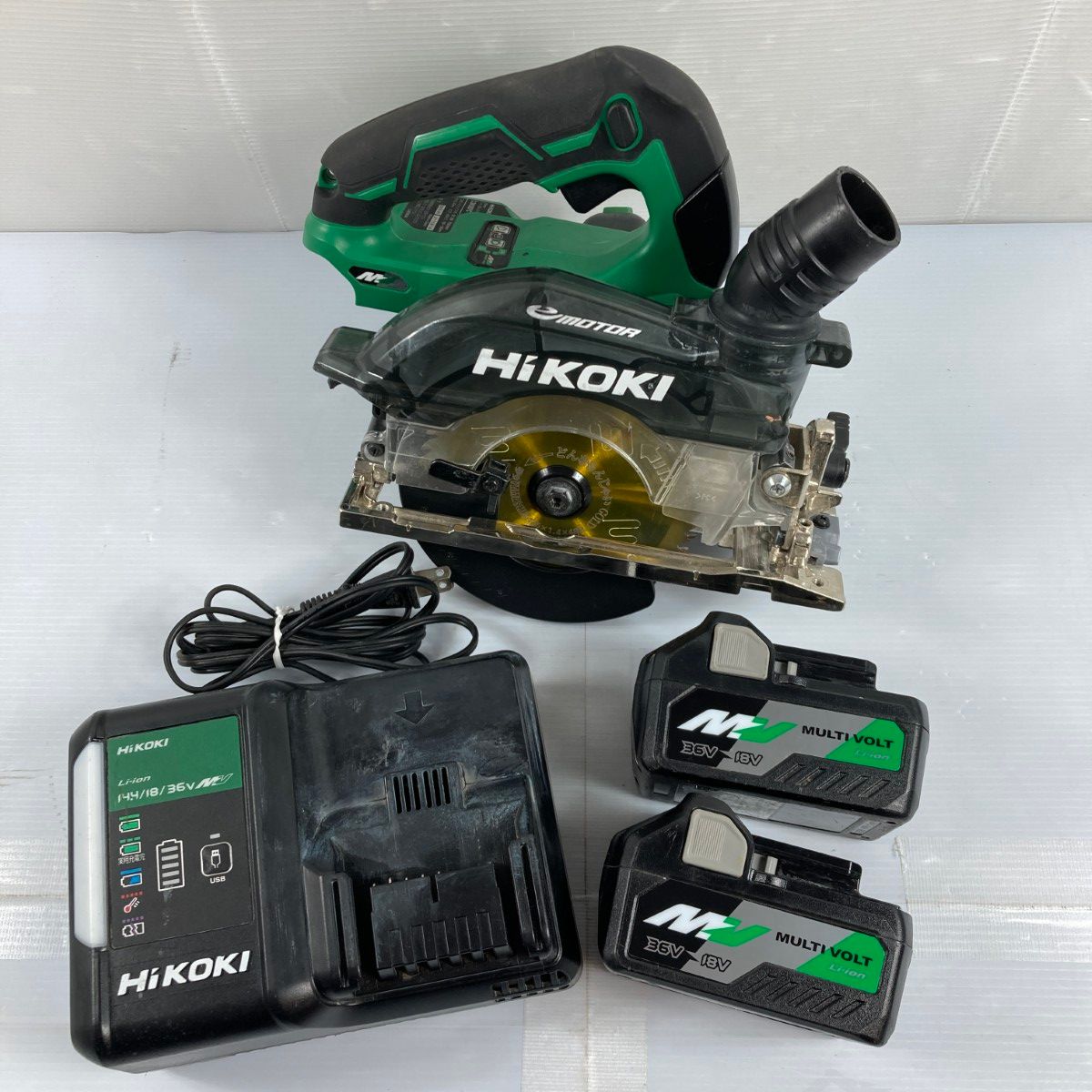 ＊＊HiKOKI ハイコーキ 36V 125mm コードレス集じん丸のこ バッテリ2個 充電器 ケース付 PSEマークあり C3605DYC ブラック