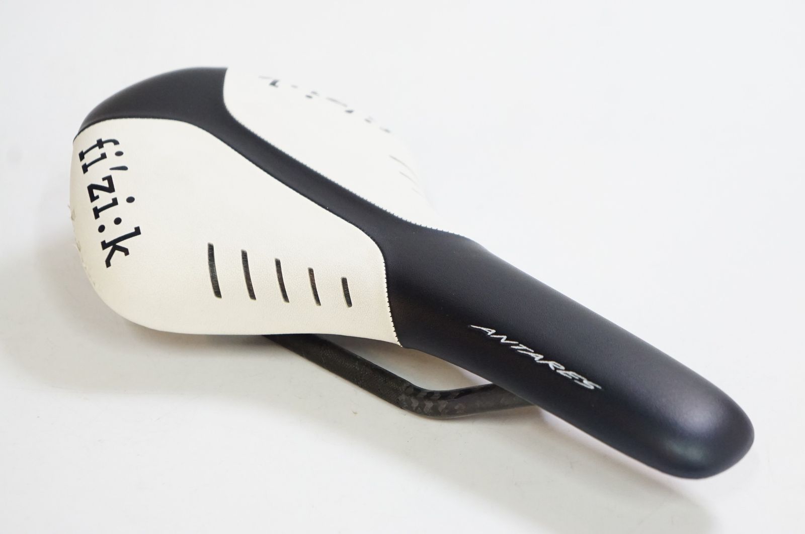 FIZIK フィジーク ANTARES R1 サドル | バイチャリ熊谷店