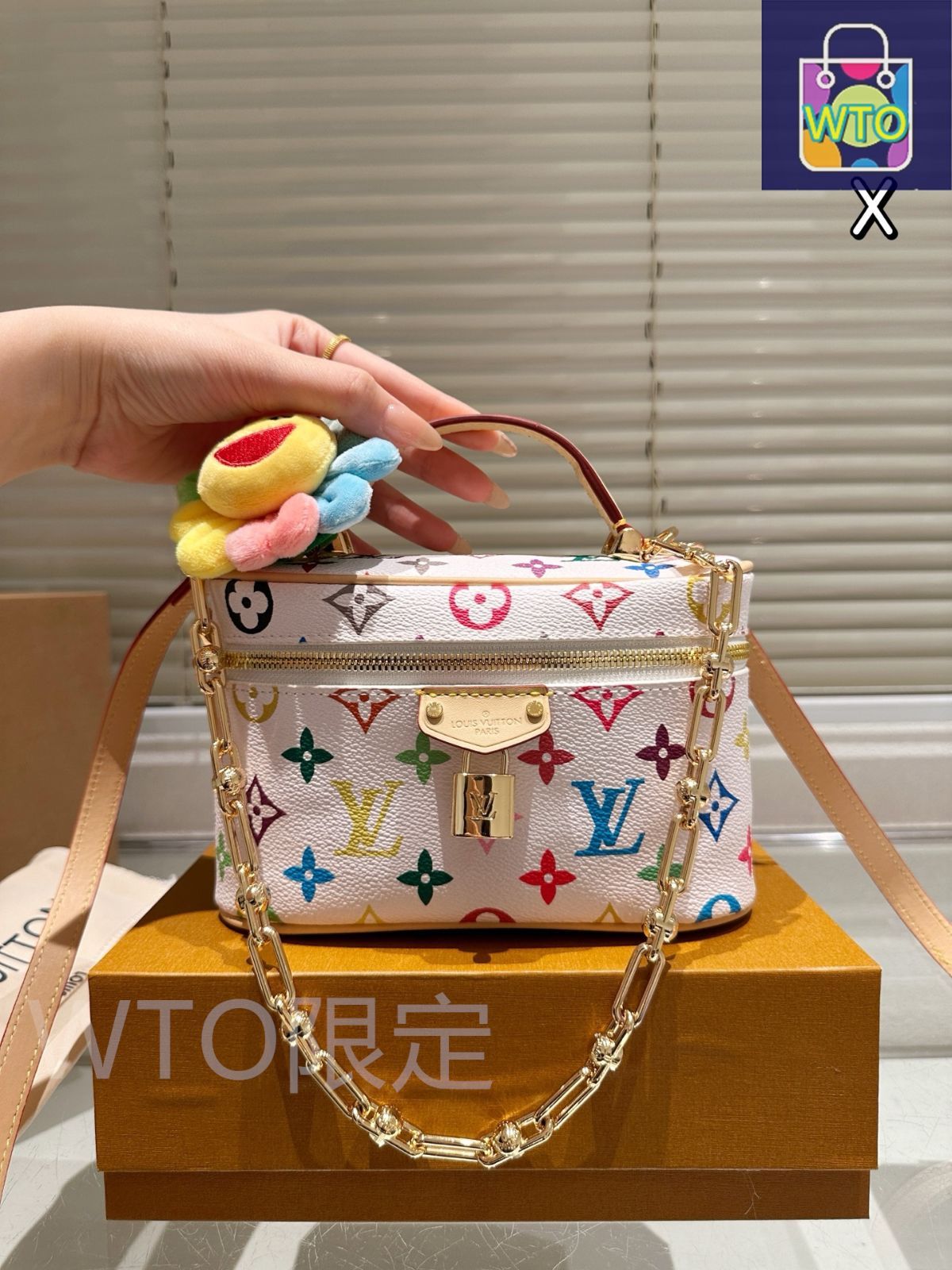 コラボ★限定品【LV × 村上隆】バニティチェーンポーチ ルイヴィトン × 村上隆 偽物 バニティチェーンポーチ M13662