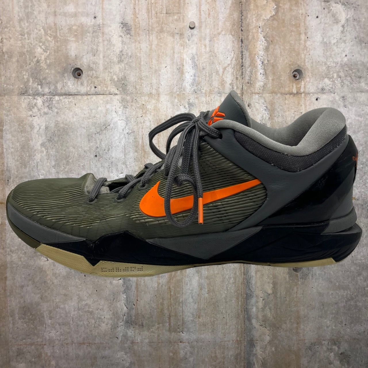 NIKE(ナイキ) ZOOM KOBE VII SYSTEM Wolf /ズームコービー7システム 