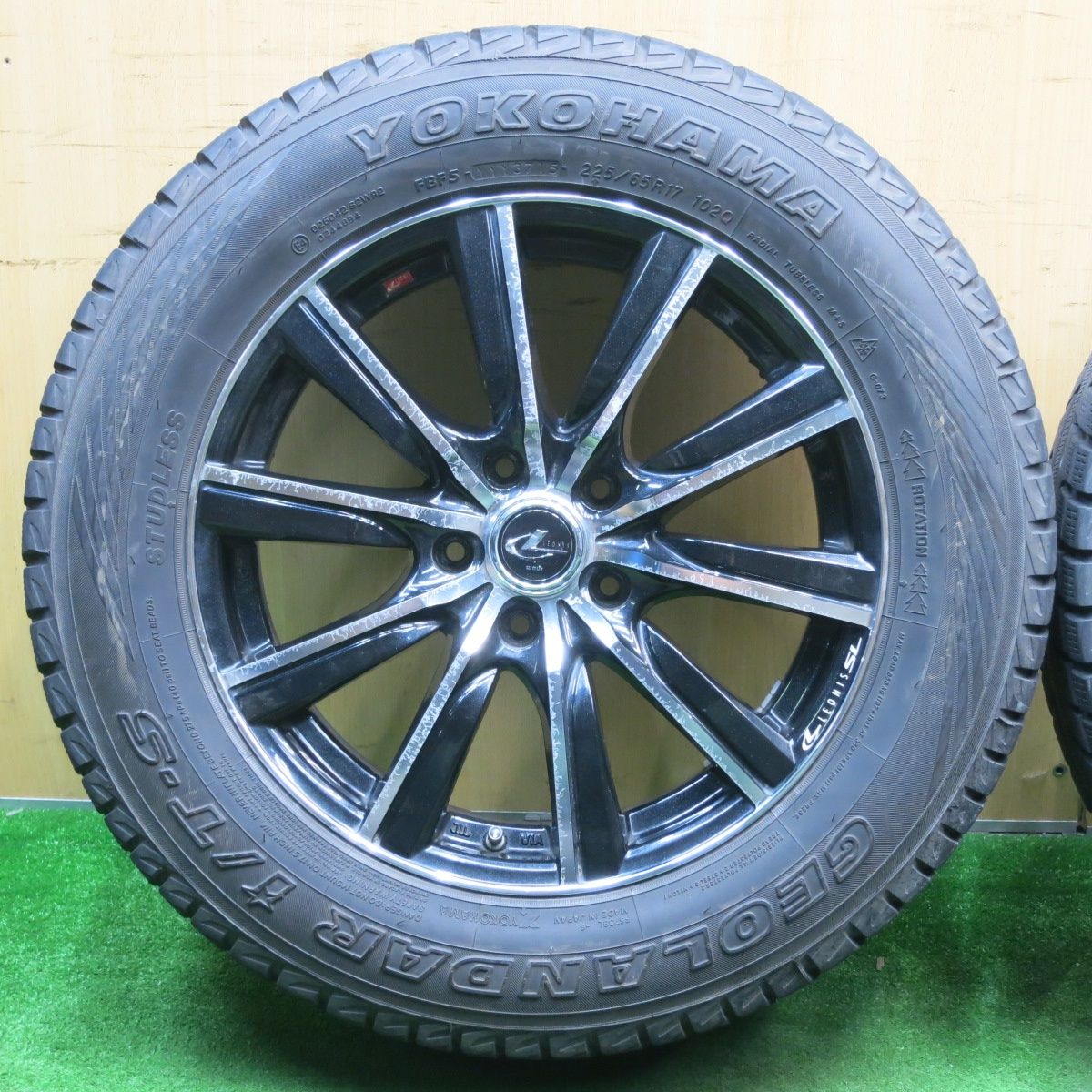 バリ溝！8.5分☆LEONIS SL 225/65R17 スタッドレス ヨコハマ 