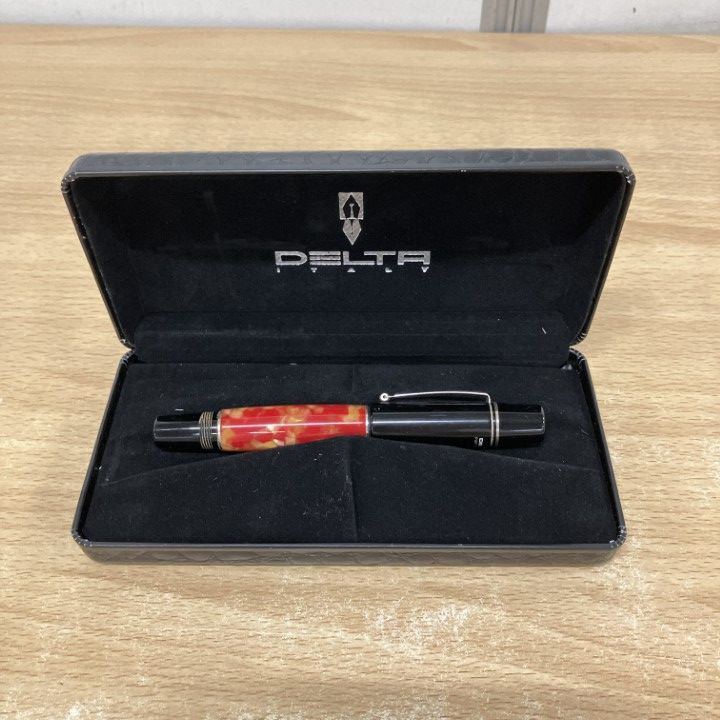 ▲01 1点限り! DELTA デルタ万年筆 ドルチェビータ|ペン先 18KT 750|文房具|Dolce Vita|F 細字|ケース付き|A