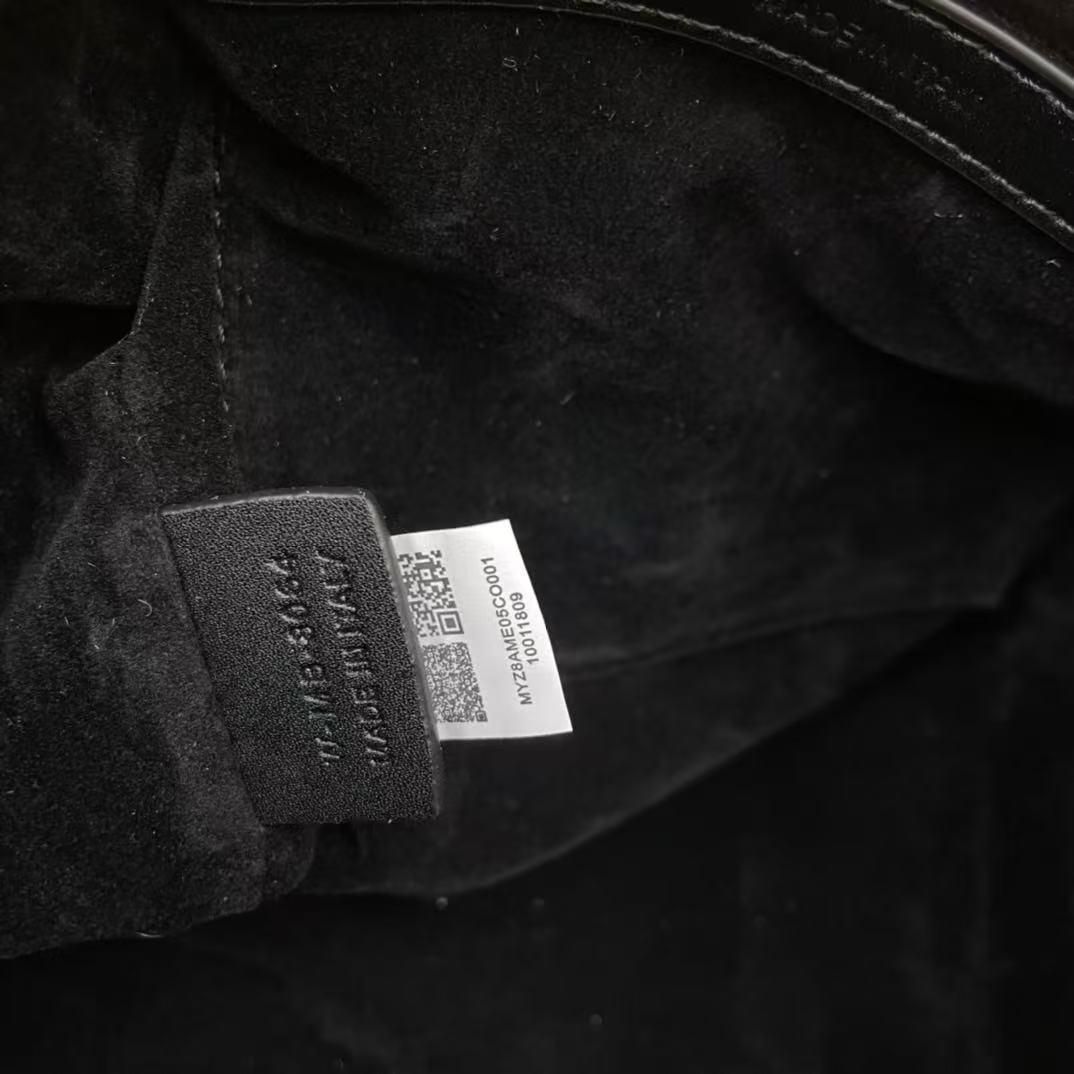 CELINE セリーヌ