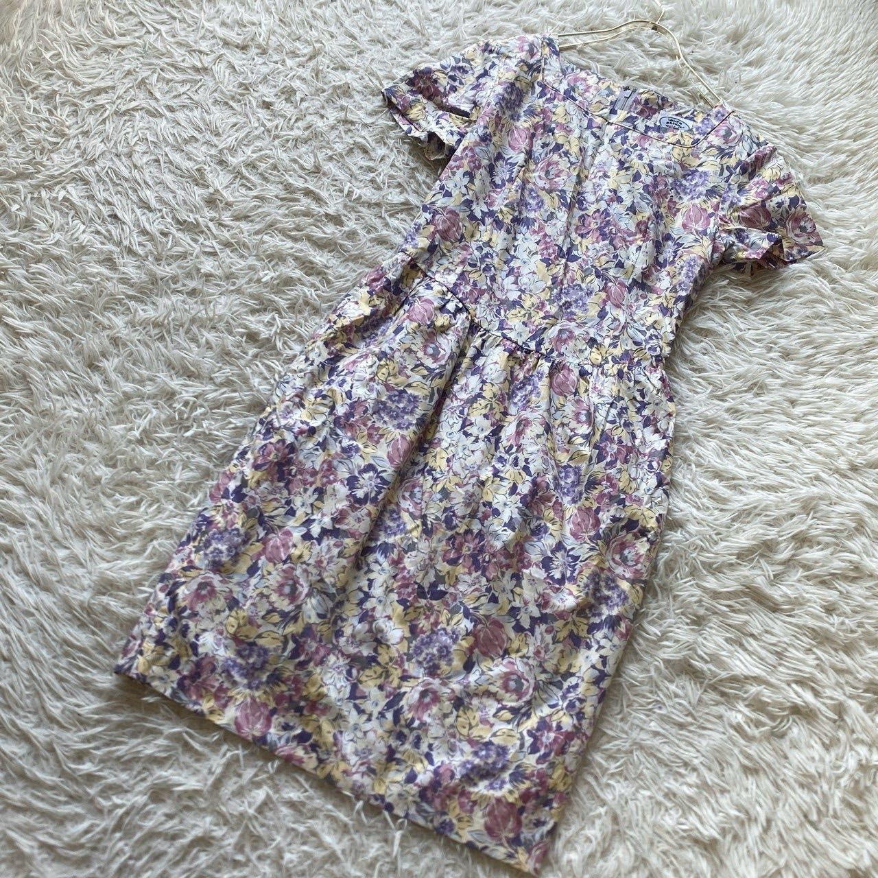 美品》laura ashley 花柄ワンピース マルチカラー 11 上品 - メルカリ