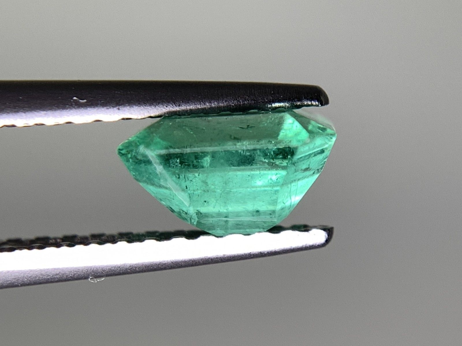 1.027ct 中央宝石ソーティング付き