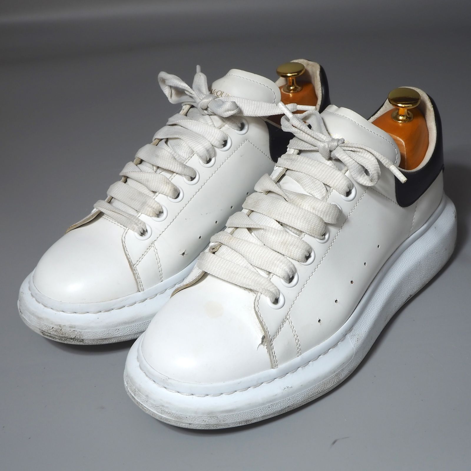 アレキサンダーマックイーン Alexander McQUEEN オーバーサイズド レザー スニーカー 41 25.5㎝相当 ホワイト メンズ 正規品  4-SL018 - メルカリ