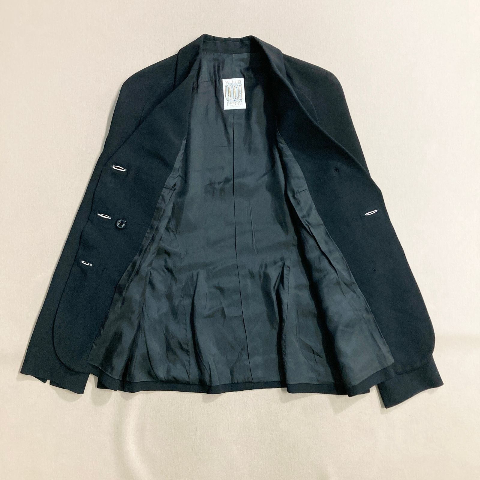 ☆ イタリア製 GIANFRANCO FERRE STUDIO 0001 ジャンフランコ・フェレ テーラードジャケット アウター ブラック  サイズUSA2 レディース 0.5kg - メルカリ