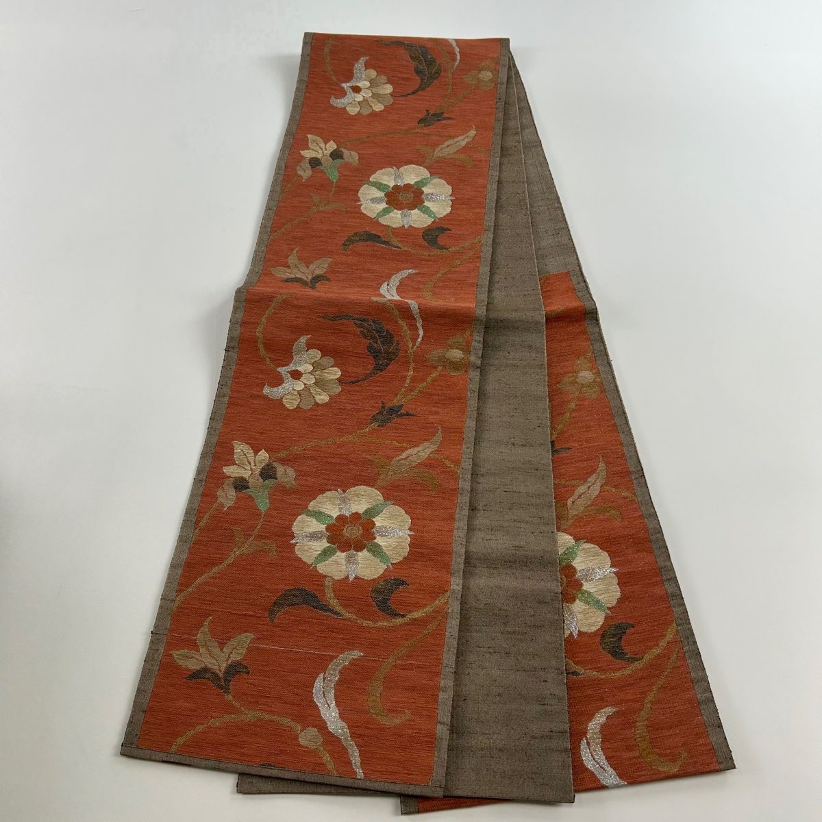 袋帯 美品 秀品 花 唐草 箔 金糸 黒 六通 正絹｜中古・古着