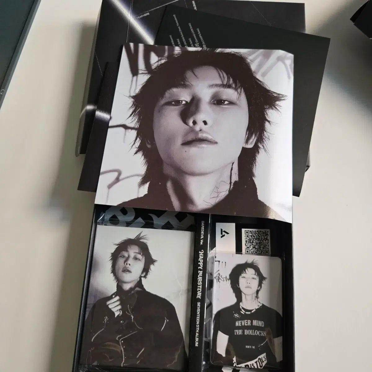 ハッピー・バースト・デイ CARAT盤 カラット盤 ディエイト(THE 8)