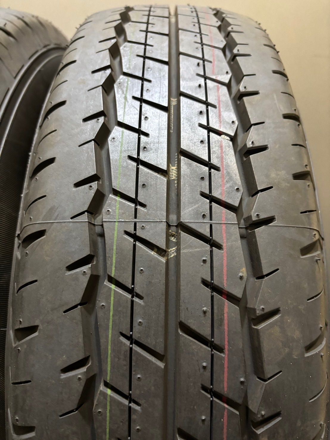 ☆195/80R15 DUNLOP/SP175N 24年製 トヨタ 200系 ハイエース